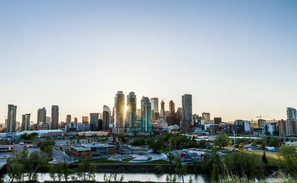 Лучшие города для жизни в Канаде в 2025 году: где сочетаются комфорт, экономика и возможности