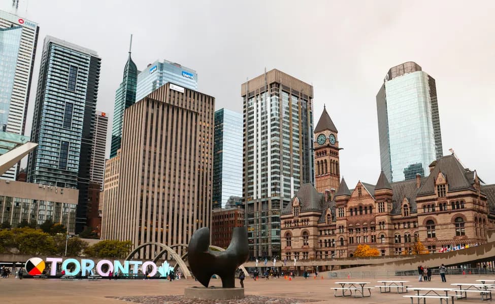 Города Канады: Торонто - город, который никогда не замерзает (даже когда идет снег)